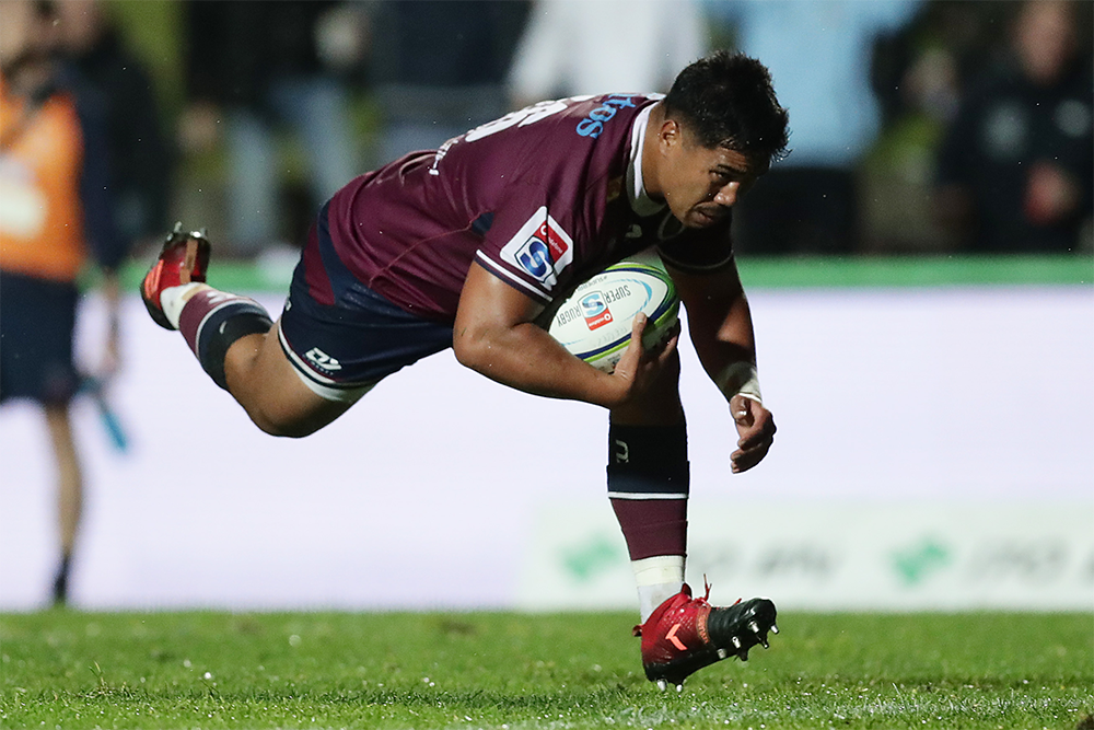 Alex Mafi scores to send the game to super time at Brookvale Oval. Photo: Getty Images.
